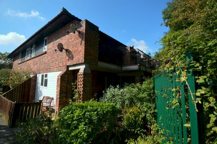 1 Bedroom Maisonette To Rent In Willow House, Bartlow Side, Basildon, SS13