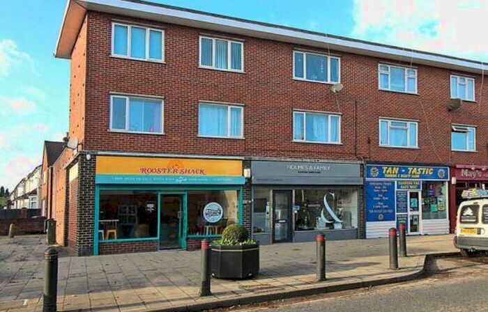 2 Bedroom Maisonette To Rent In North Lane, Aldershot, GU12