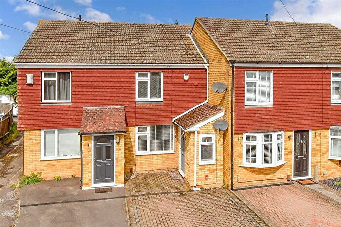2 Bedroom Terraced House For Sale In Vincent Road, Sittingbourne, Kent, ME10