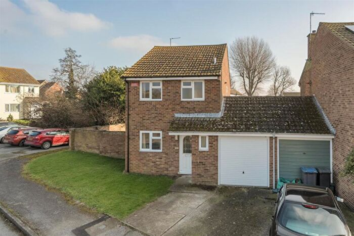 3 Bedroom Link Detached House For Sale In Woods Ley, Ash, Canterbury, CT3