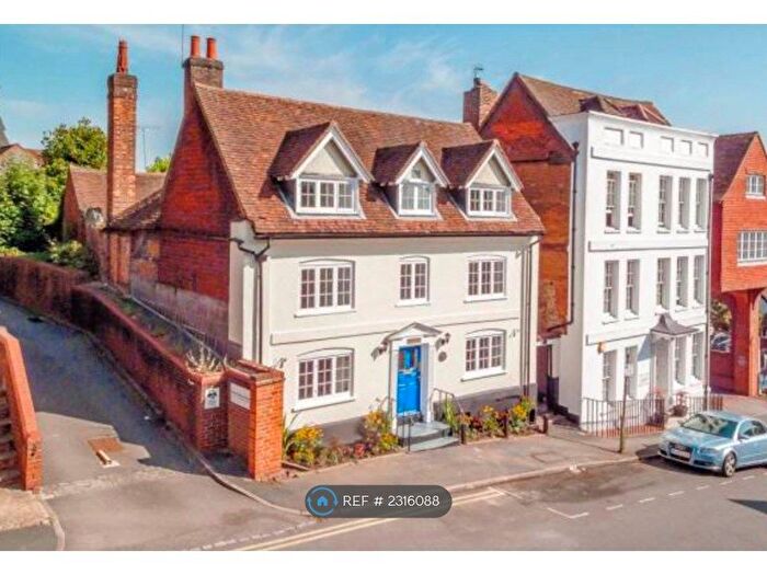 1 Bedroom Flat To Rent In The Mount, Guildford, GU2