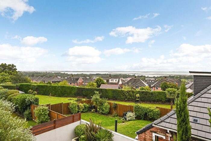 5 Bedroom Detached House For Sale In Beverley Grove, Portsmouth, PO6