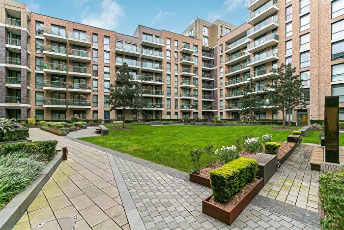 2 Bedroom Apartment For Sale In Queenshurst Square, Kingston Upon Thames, KT2