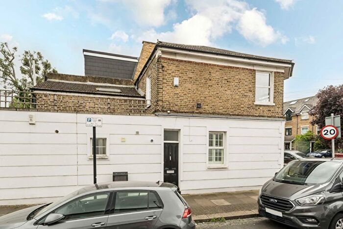 1 Bedroom Flat To Rent In Beechcroft Road, London, SW17