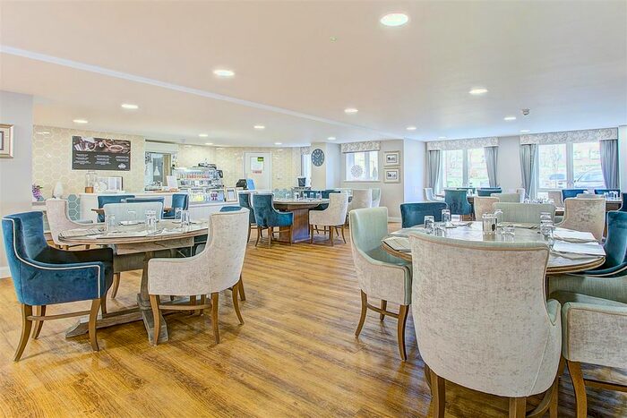 1 Bedroom Flat For Sale In Roslyn Court, Lisle Lane, Ely, CB7