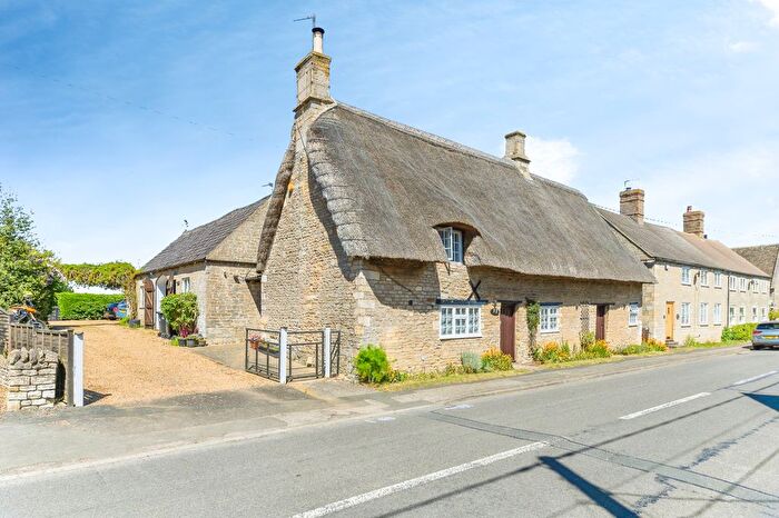 3 Bedroom Cottage For Sale In Main Street, Peterborough, PE8