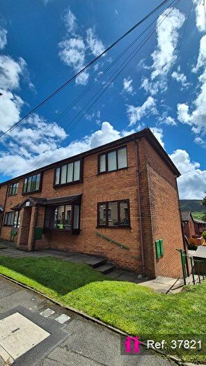 1 Bedroom Flat To Rent In Shaw Hall Bank Road, Oldham, OL3