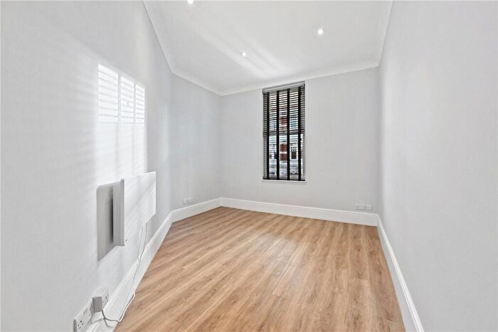 Studio To Rent In High Road, London, NW10