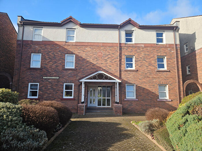 2 Bedroom Flat To Rent In Edentown Court, CA3