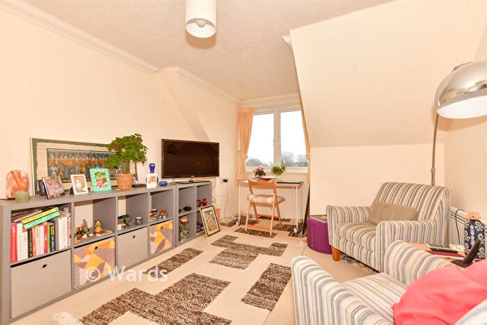 1 Bedroom Flat For Sale In East Street, Hythe, Kent, CT21