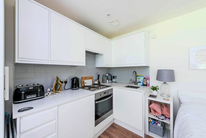 Studio To Rent In Vincent Square, Westminster, London, SW1P