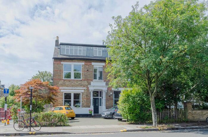 1 Bedroom Flat To Rent In Queens Drive, London, N4