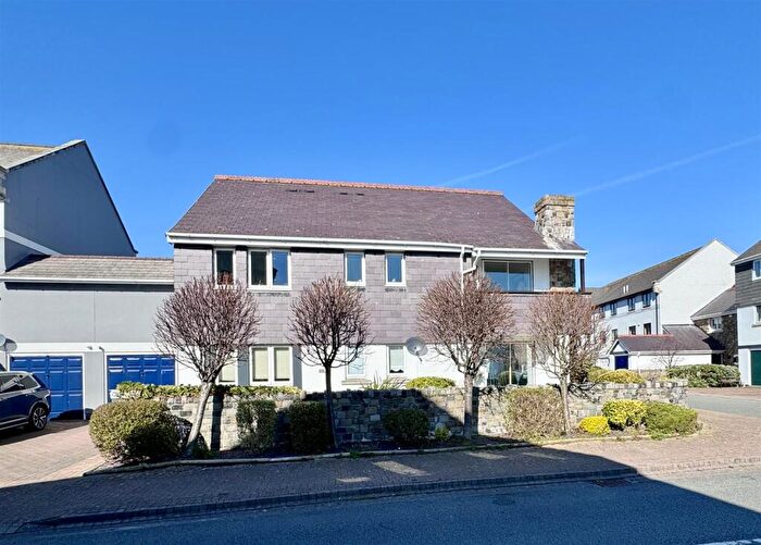2 Bedroom Apartment For Sale In Meirion Drive, Conwy, LL32