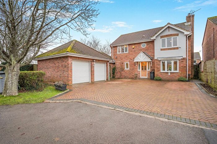 4 Bedroom Detached House For Sale In The Meadows, Marshfield, CF3