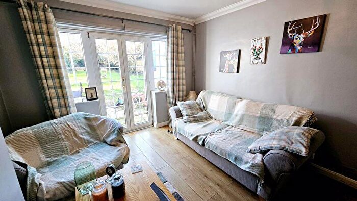3 Bedroom Semi-Detached House For Sale In Westfield Street, Hereford, HR4