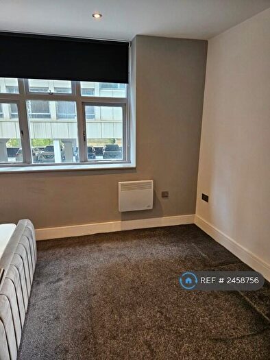 1 Bedroom Flat To Rent In Empire House, Bradford, BD1