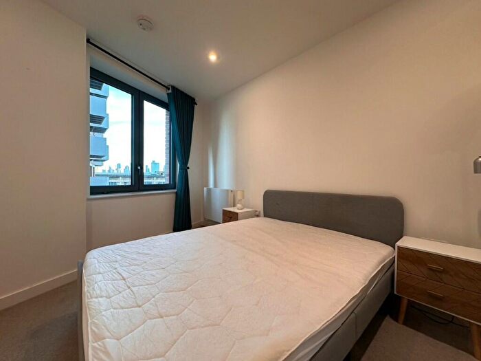 1 Bedroom Flat To Rent In Makers Yard, London, E3