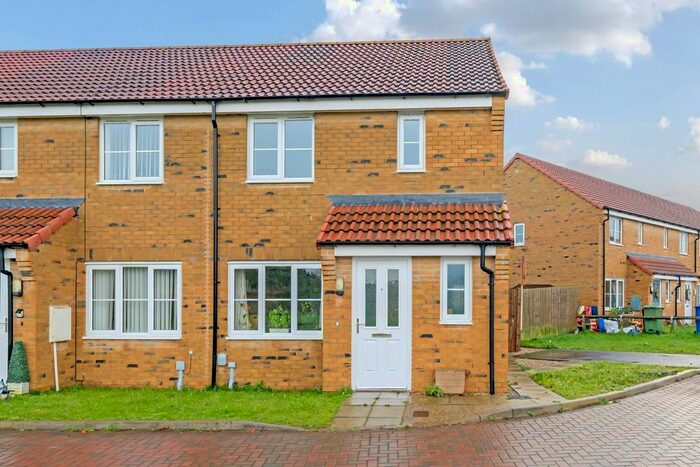 3 Bedroom End Of Terrace House For Sale In Far Moss, Selby, YO8