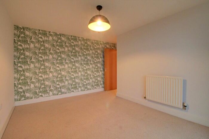 2 Bedroom Apartment To Rent In Longleat Avenue, Park Central, Birmingham, B15