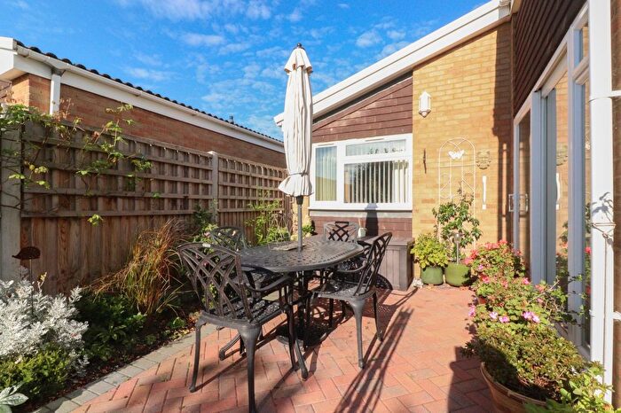 2 Bedroom Bungalow For Sale In Halstead Gardens, Margate, CT9