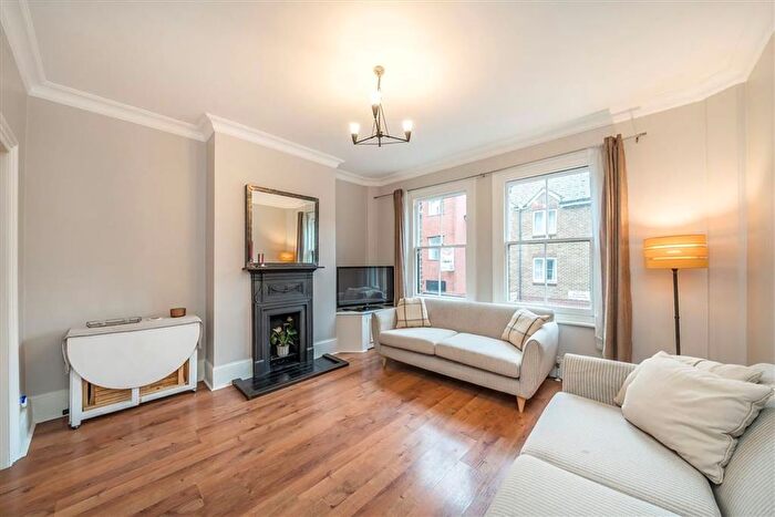 2 Bedroom Flat For Sale In Tabard Street, London Bridge, SE1