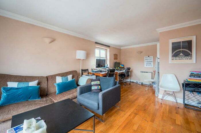 2 Bedroom Flat To Rent In Chelsea Court, Melville Place, Angel, London, N1