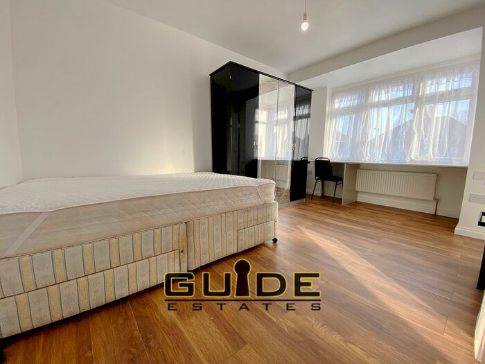 Studio To Rent In Ferndale Avenue, Hounslow, TW4