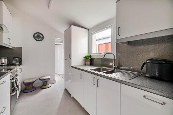 3 Bedroom Terraced House For Sale In Elsham Road, Leytonstone, E11