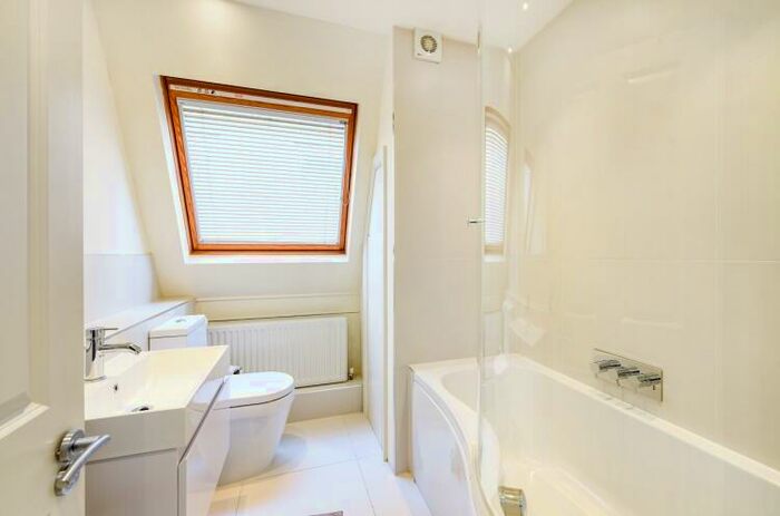 2 Bedroom Apartment To Rent In Kilburn Place London, NW6