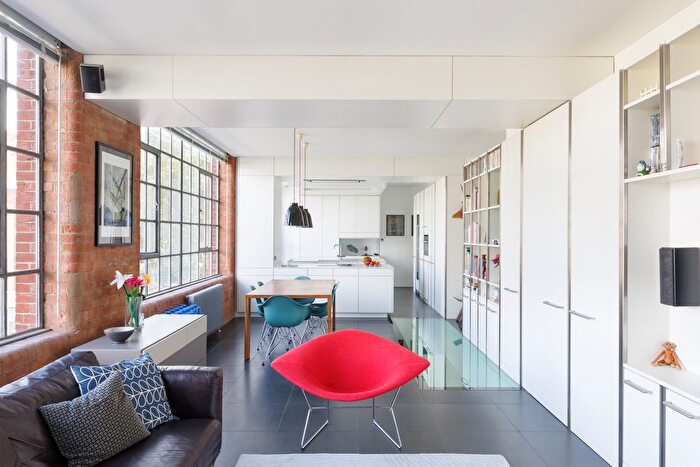 3 Bedroom Flat For Sale In Pattern House, London, EC1V