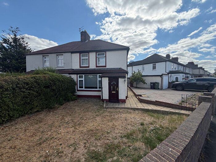 3 Bedroom Semi Detached House For Sale In Cedar Road, Dartford, DA1