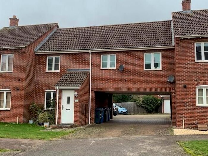 2 Bedroom Flat To Rent In Rowan Close, Desborough, Northants NN14
