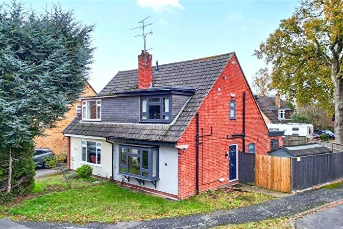 3 Bedroom Semi-Detached House For Sale In Harvey Road, Farnborough, Hampshire, GU14