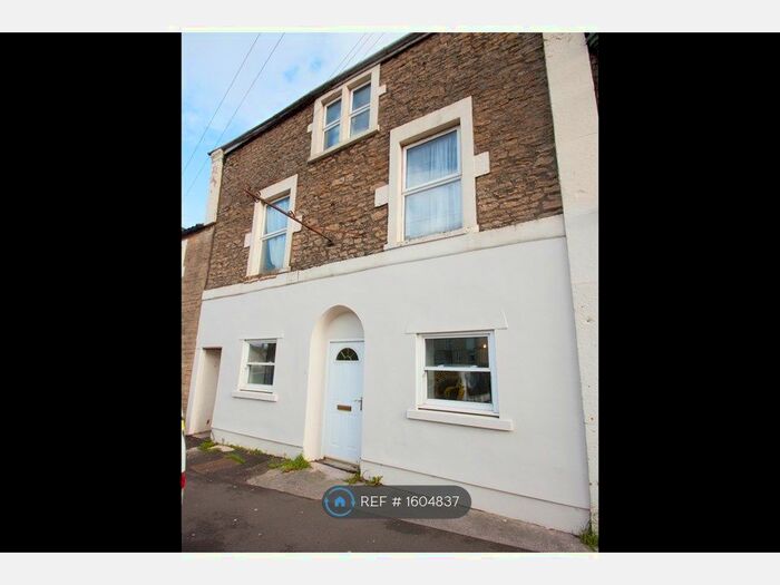 2 Bedroom Flat To Rent In Keyford, Frome, BA11