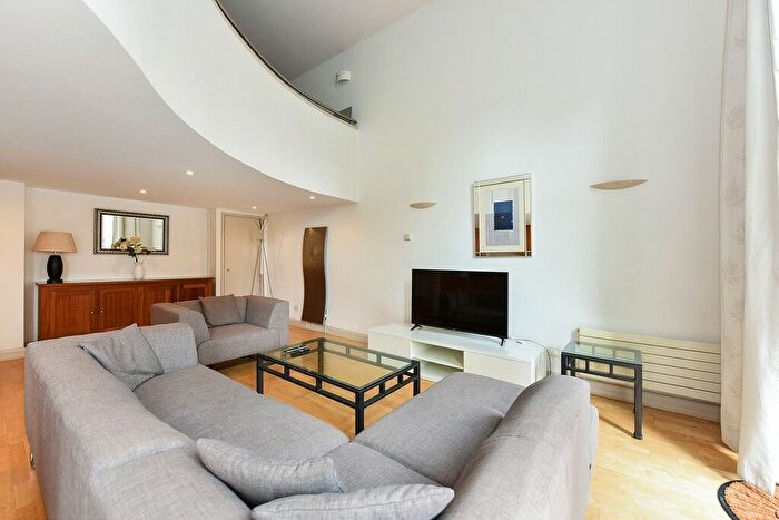 1 Bedroom Flat To Rent In Earls Court Square, Earls Court, SW5