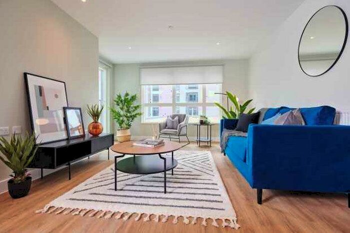 1 Bedroom Flat To Rent In North Row, Milton Keynes, MK9