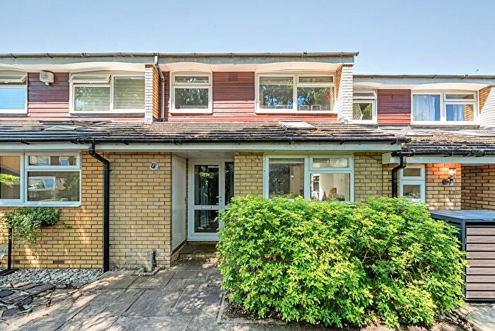3 Bedroom Detached House For Sale In The Willows, Weybridge, Surrey, KT13