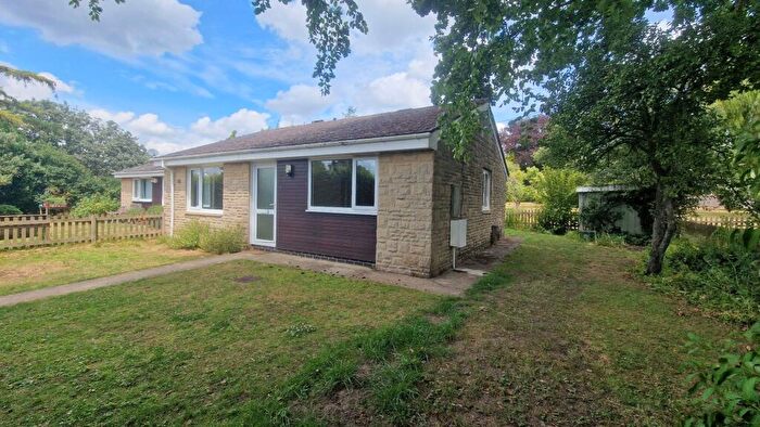 3 Bedroom Semi-Detached Bungalow To Rent In College Field, Cuddesdon, OX44