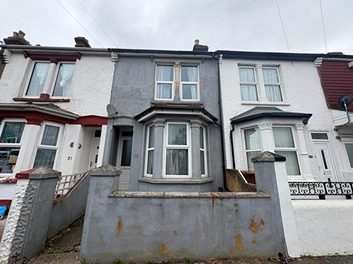 3 Bedroom Terraced House To Rent In Imperial Road, Gillingham, ME7