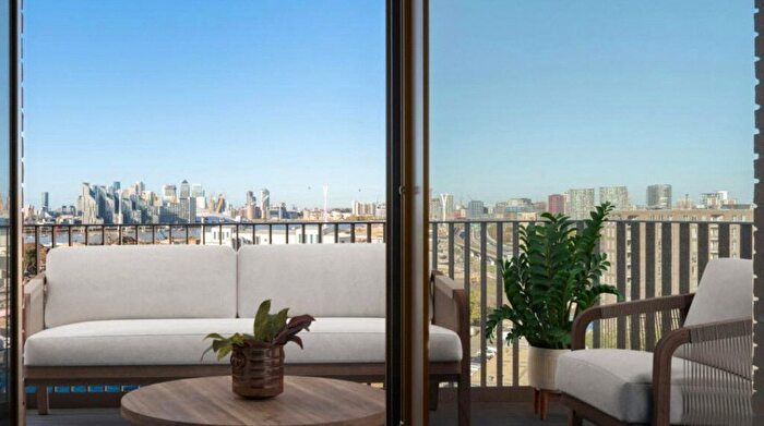 2 Bedroom Flat For Sale In Bradfield Way, London, E16