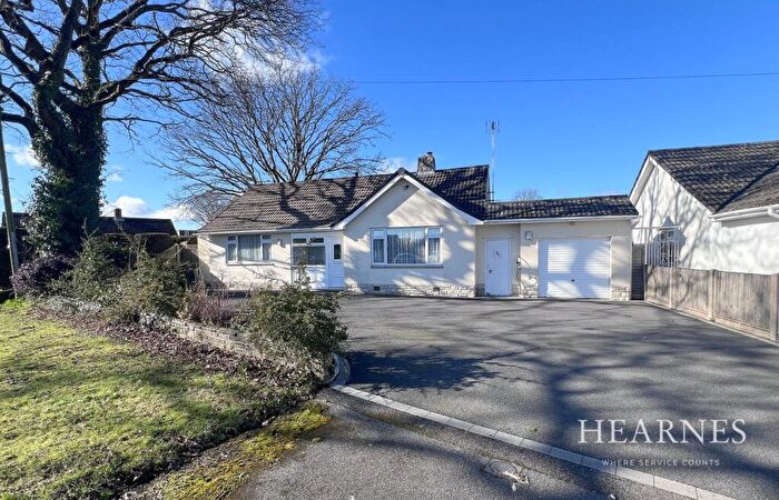 4 Bedroom Detached Bungalow For Sale In Dorset Avenue, Ferndown, BH22