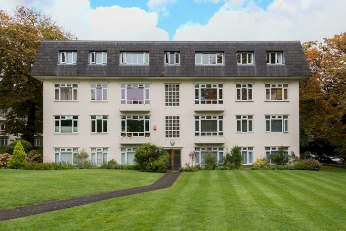 2 Bedroom Apartment To Rent In Lawrie Park Road, Sydenham, London, SE26