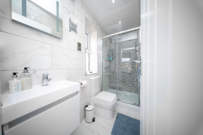 3 Bedroom End Of Terrace House For Sale In Albany Road, Old Windsor, SL4