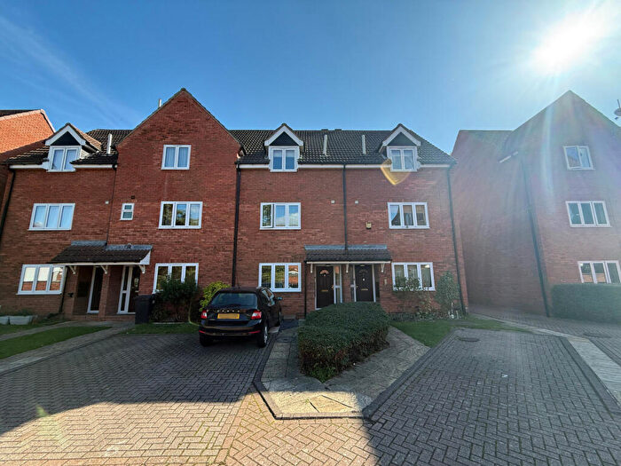3 Bedroom Town House For Sale In Ferrars Court, Huntingdon, PE29
