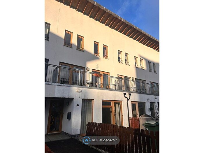 3 Bedroom Terraced House To Rent In Lochburn Gardens, Glasgow, G20