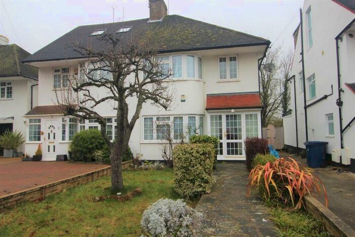 4 Bedroom Semi-Detached House To Rent In Mill Ridge, Edgware, Greater London, HA8