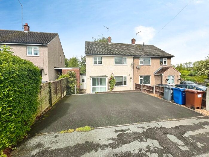 3 Bedroom Semi-Detached House For Sale In Davies Drive, Uttoxeter, ST14