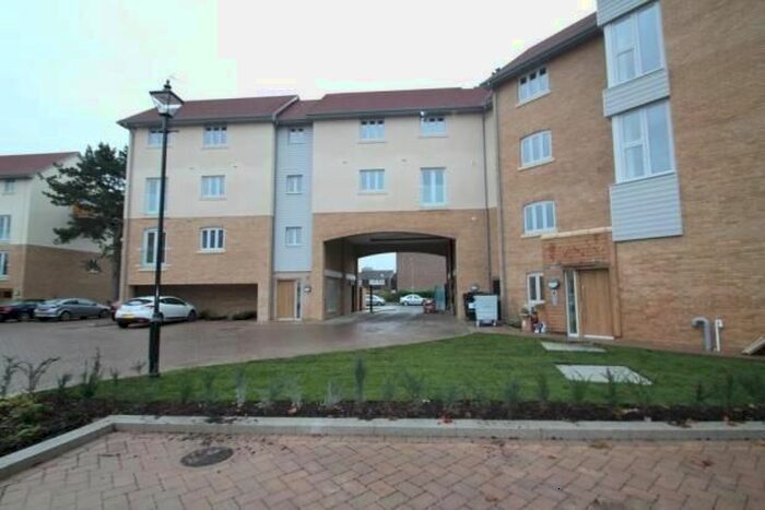 2 Bedroom Flat To Rent In New Mossford Way, Barkingside, Ilford, IG6