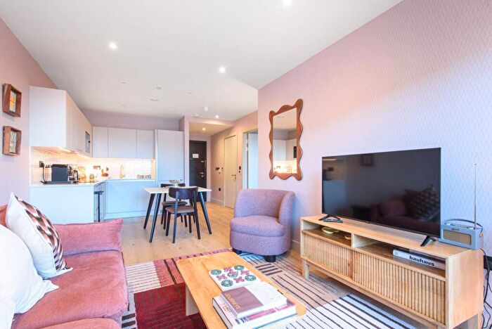 1 Bedroom Flat To Rent In The Draper, Colindale, London, NW9