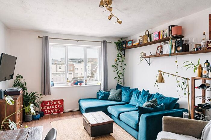 1 Bedroom Flat For Sale In Clapham Road, London, SW9